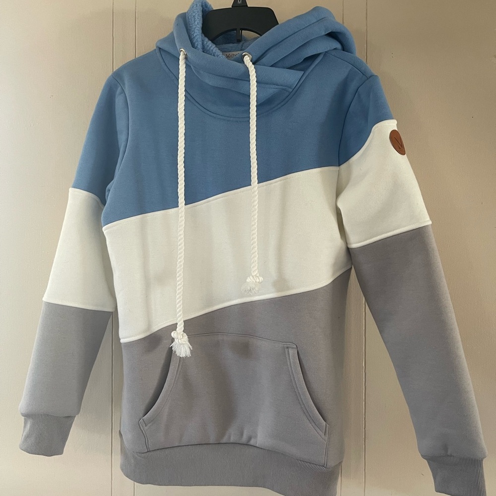 Medium very warm pull over ! Brand new with tags